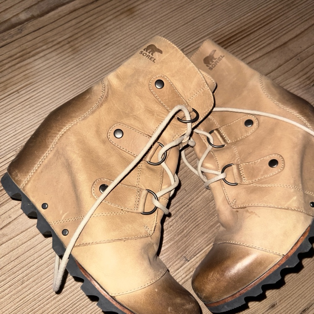 Sorel Women's Brown Lace Up Boots - Picture 2 of 4
